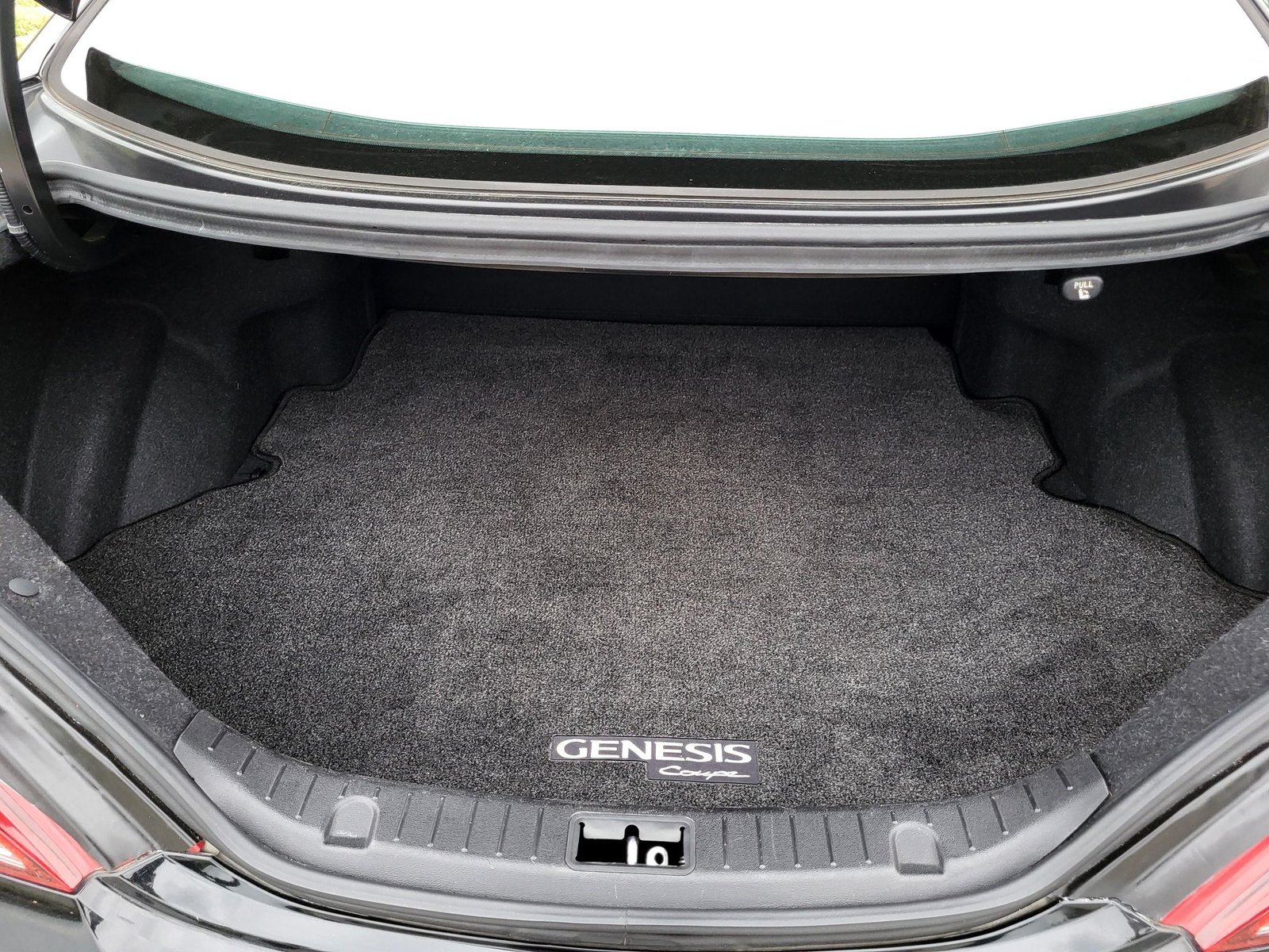 
								Hyundai Genesis Coupe 3.8 Ultimate full									