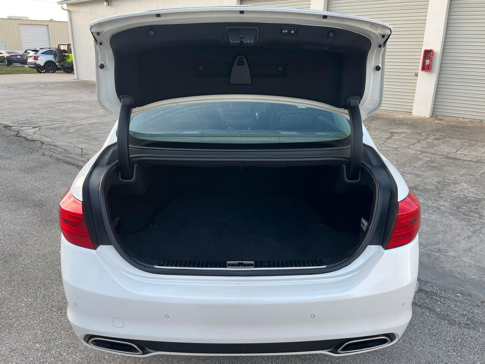 
								Kia K900 Luxury full									