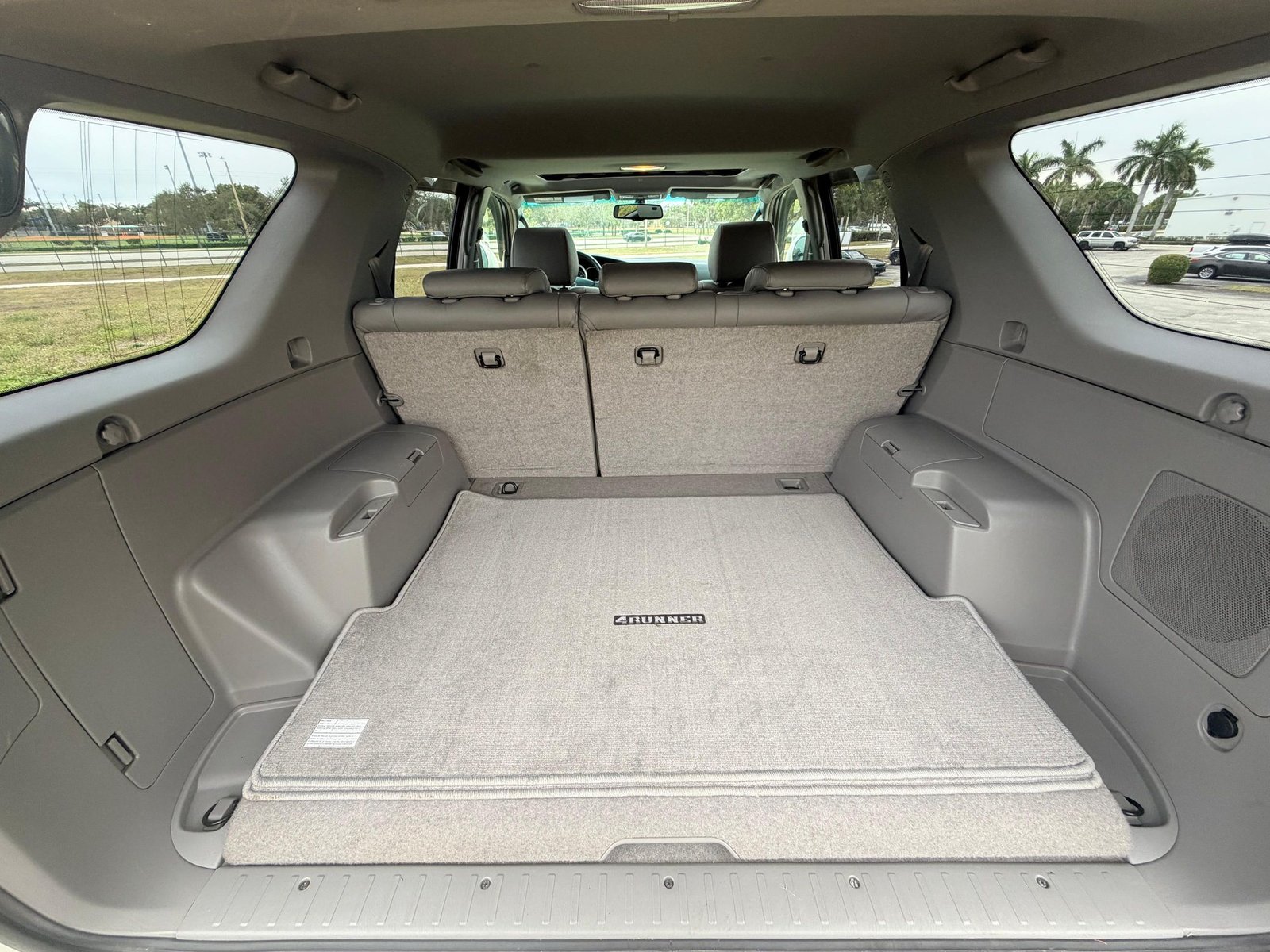 
								Toyota 4Runner Limited 4×4 full									