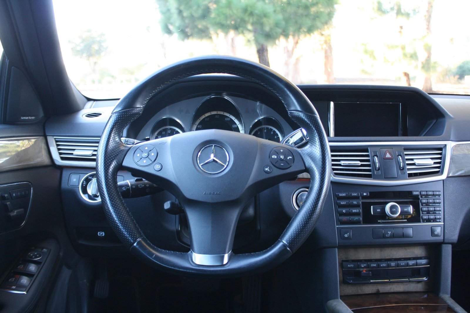 
								Mercedes-Benz E350 4Matic Wagon full									