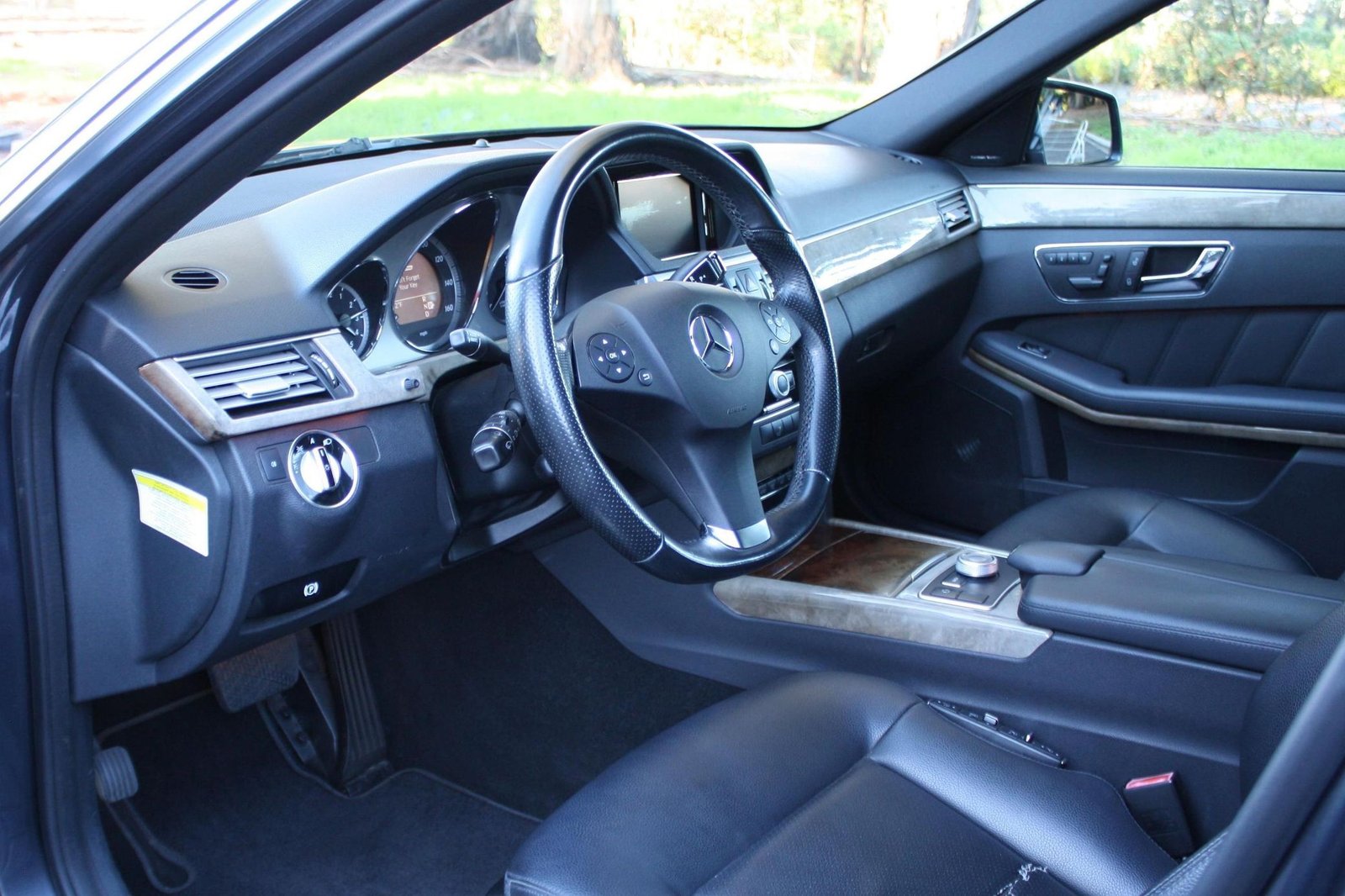 
								Mercedes-Benz E350 4Matic Wagon full									