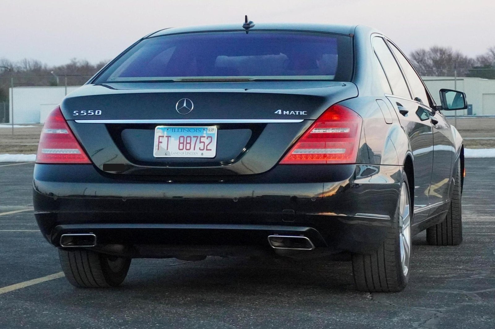 
								Mercedes-Benz S550 4Matic full									