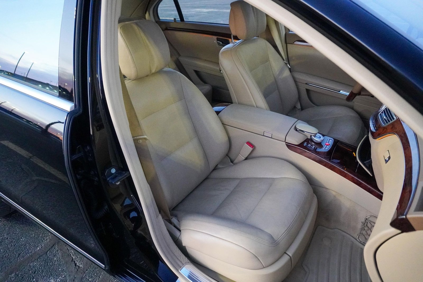 
								Mercedes-Benz S550 4Matic full									