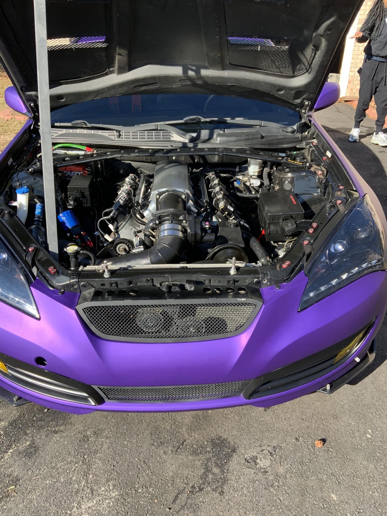 
								Hyundai Genesis Coupe full									