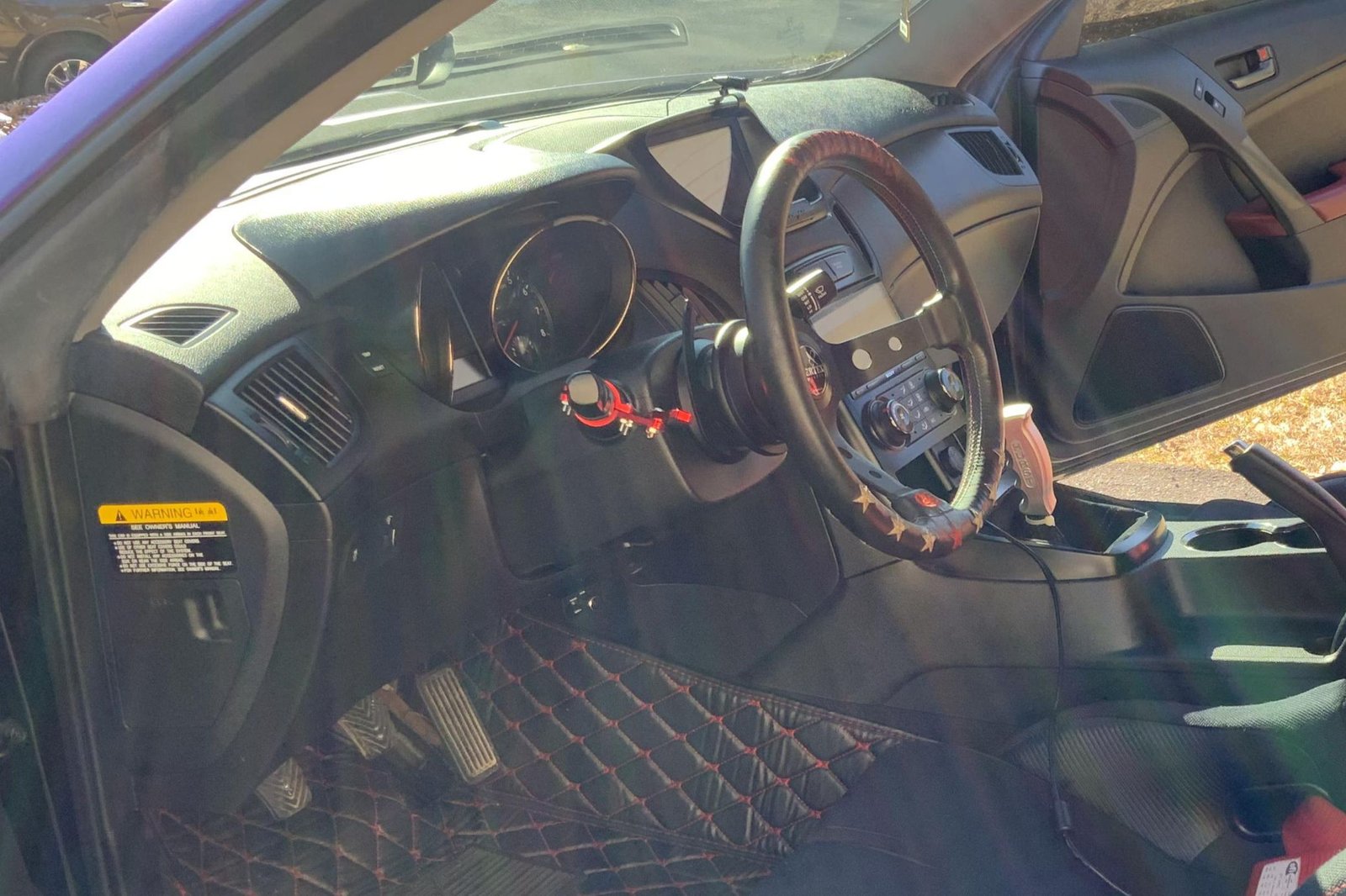 
								Hyundai Genesis Coupe full									