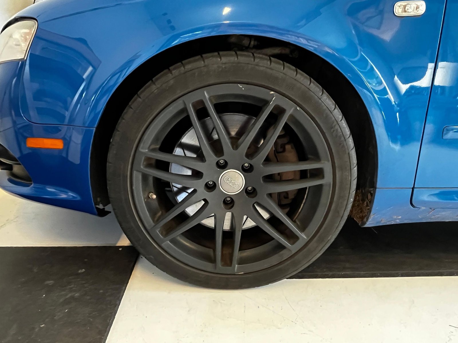 
								Audi A4 Avant 2.0T Quattro full									