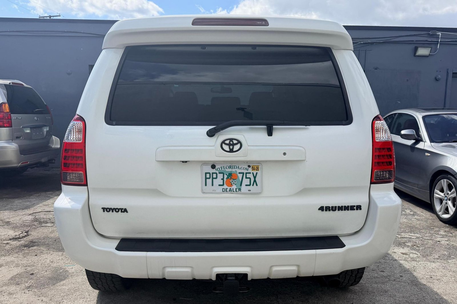 
								Toyota 4Runner Limited 4×4 full									