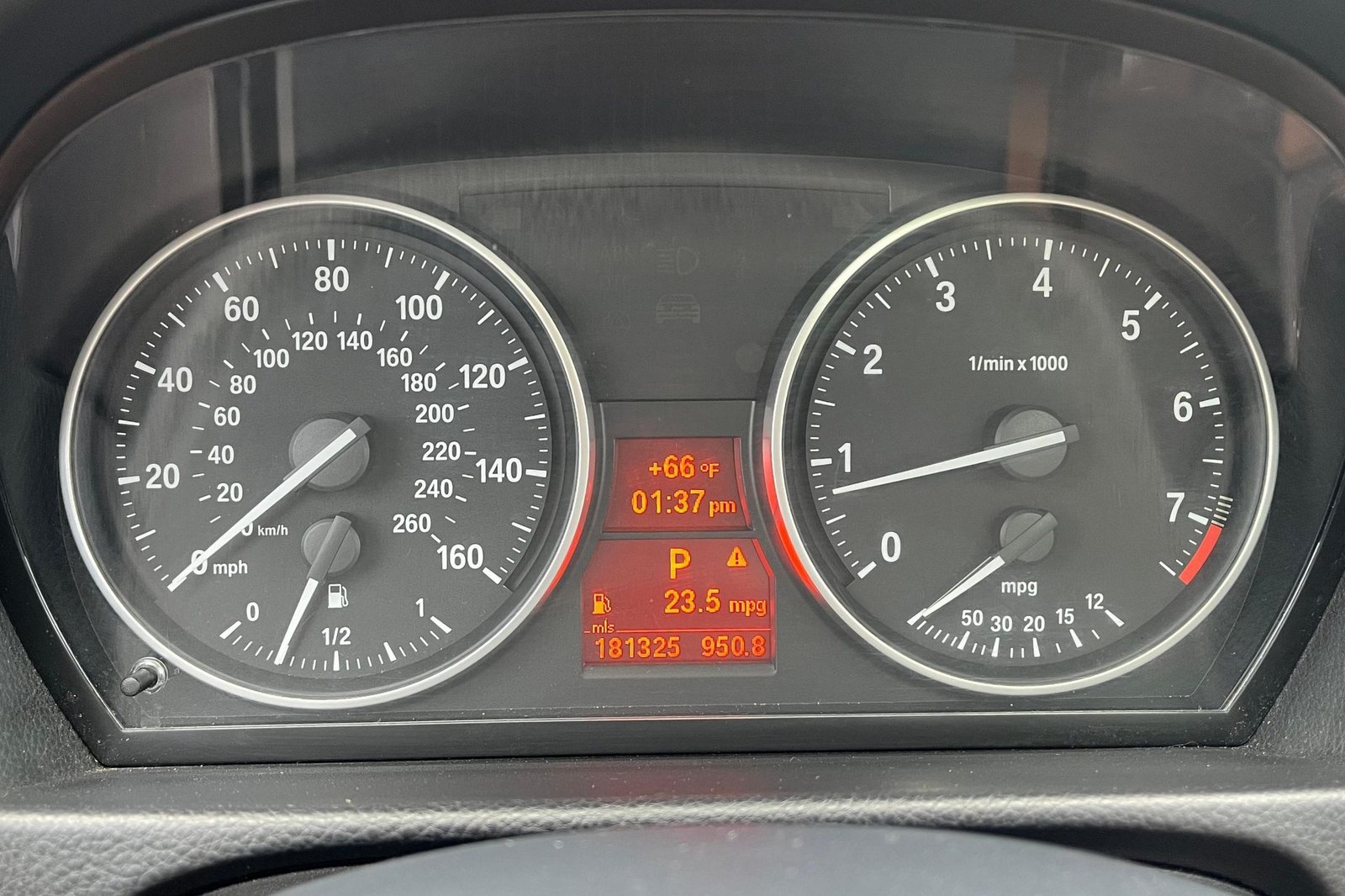 
								BMW 328i Sports Wagon full									