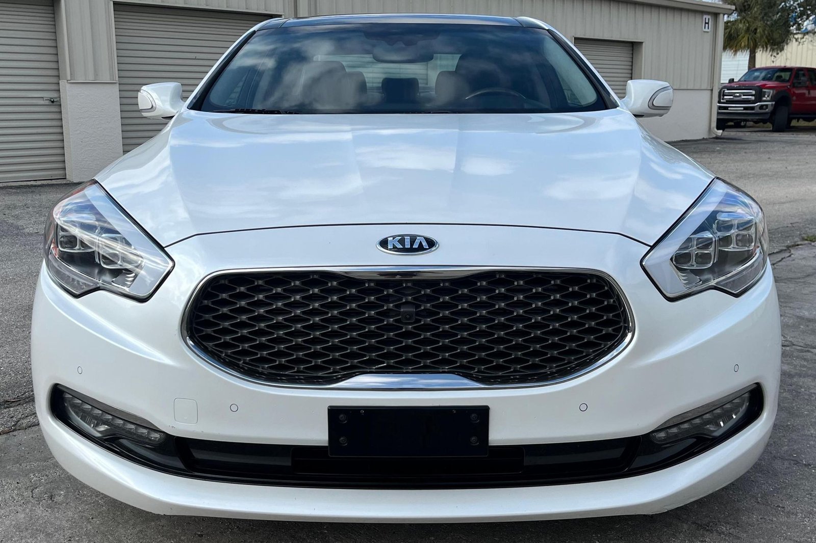 
								Kia K900 Luxury full									