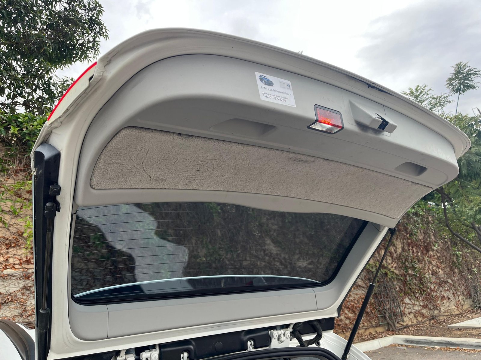 
								BMW 328i Sports Wagon full									