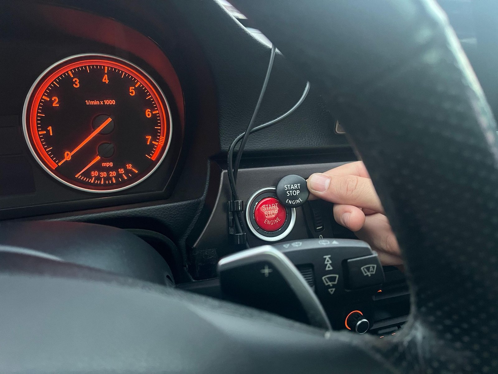 
								BMW 328i Sports Wagon full									