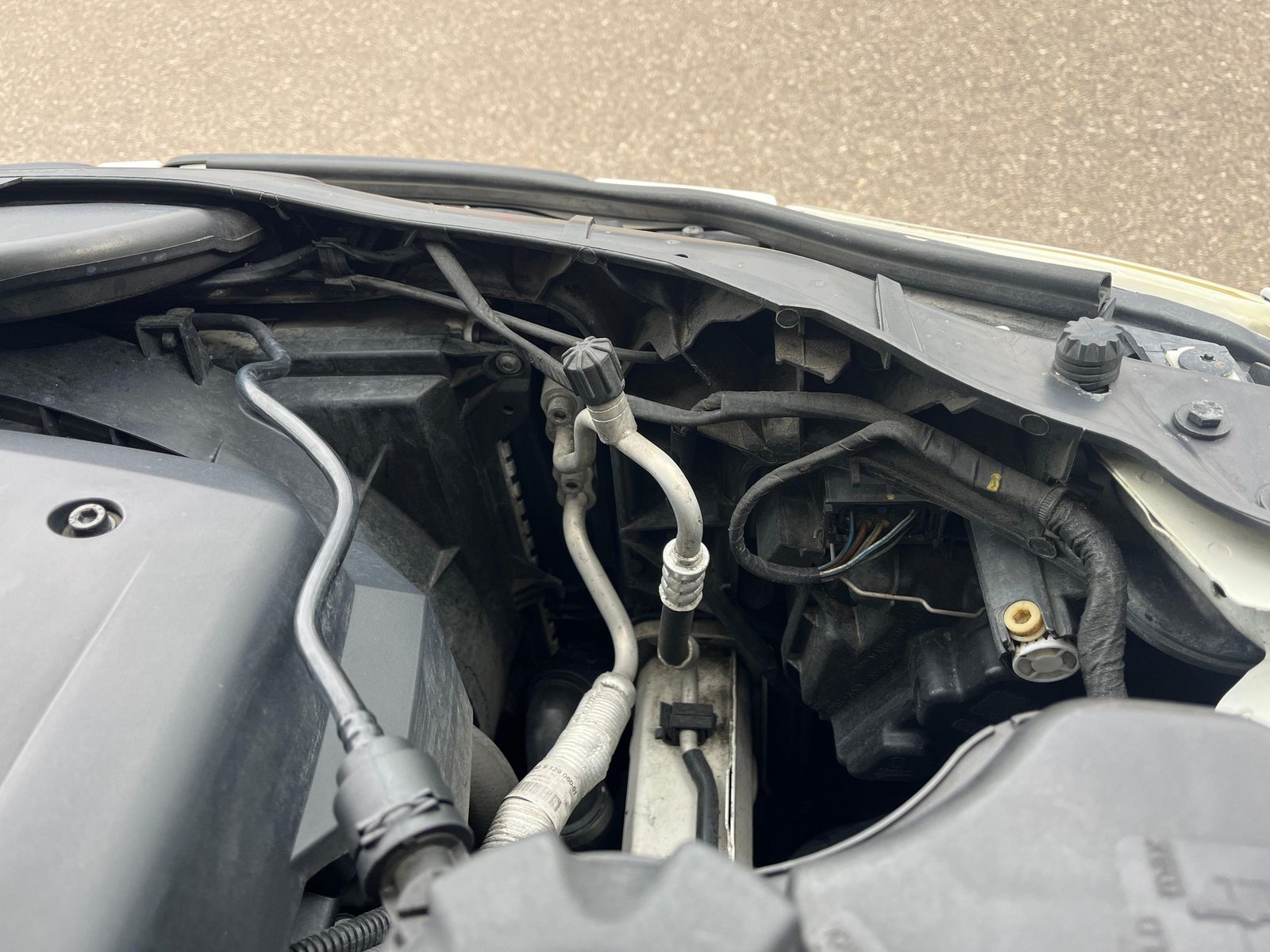 
								BMW 328i Sports Wagon full									