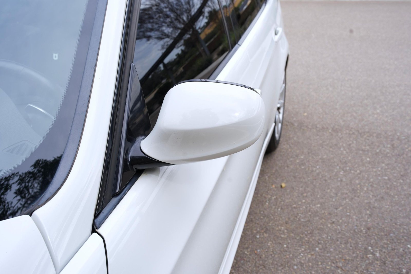 
								BMW 328i Sports Wagon full									