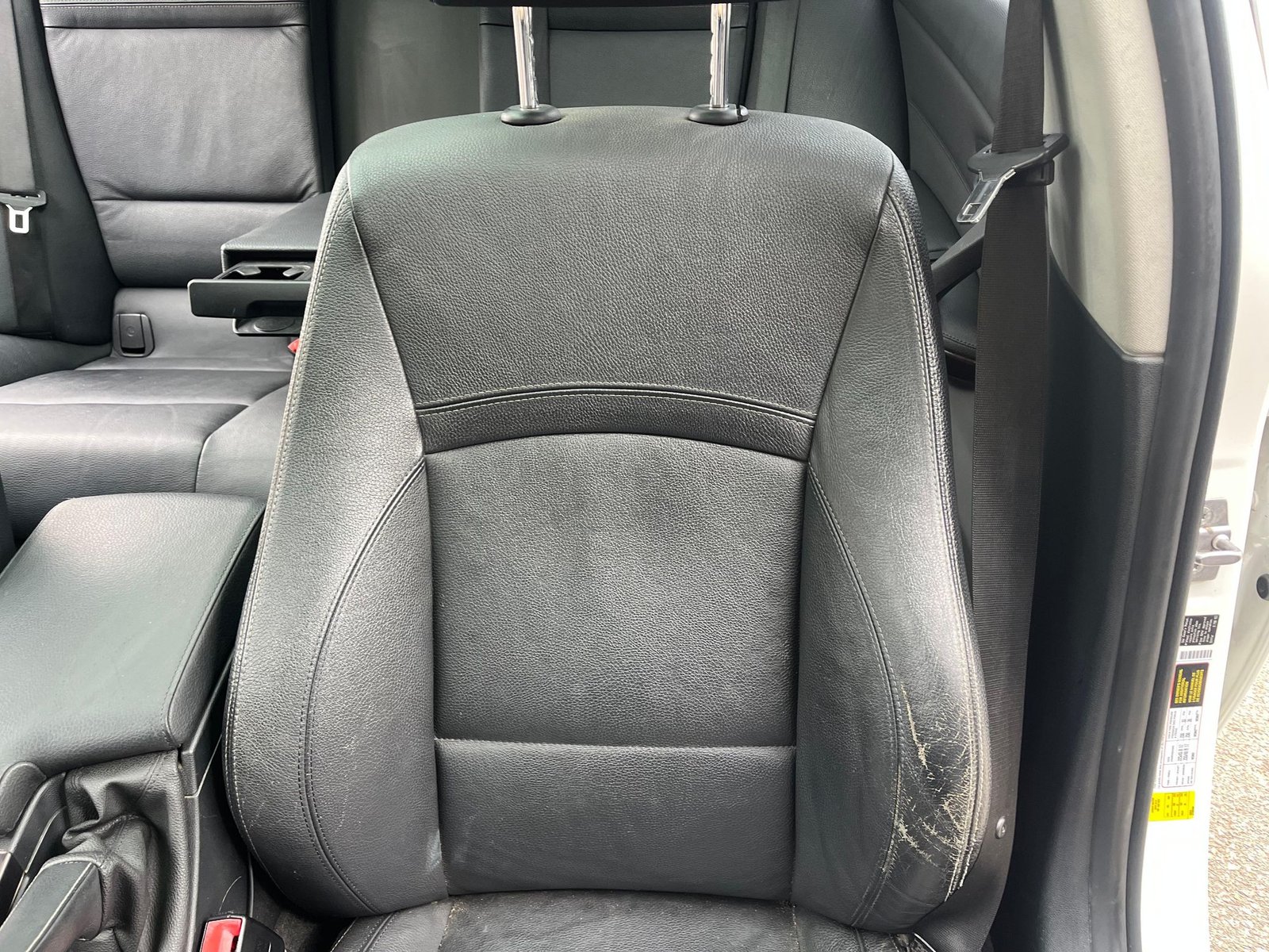 
								BMW 328i Sports Wagon full									