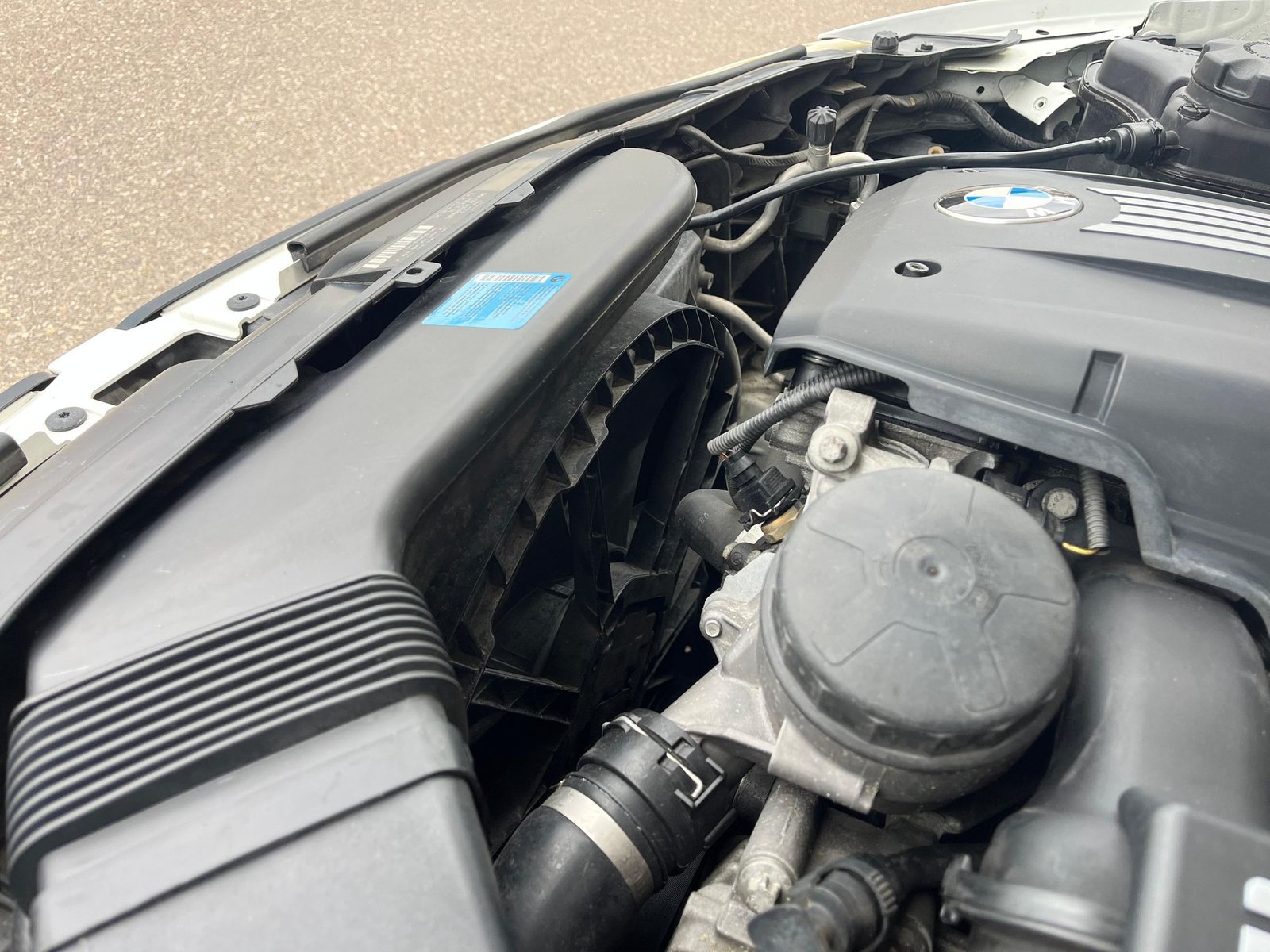 
								BMW 328i Sports Wagon full									