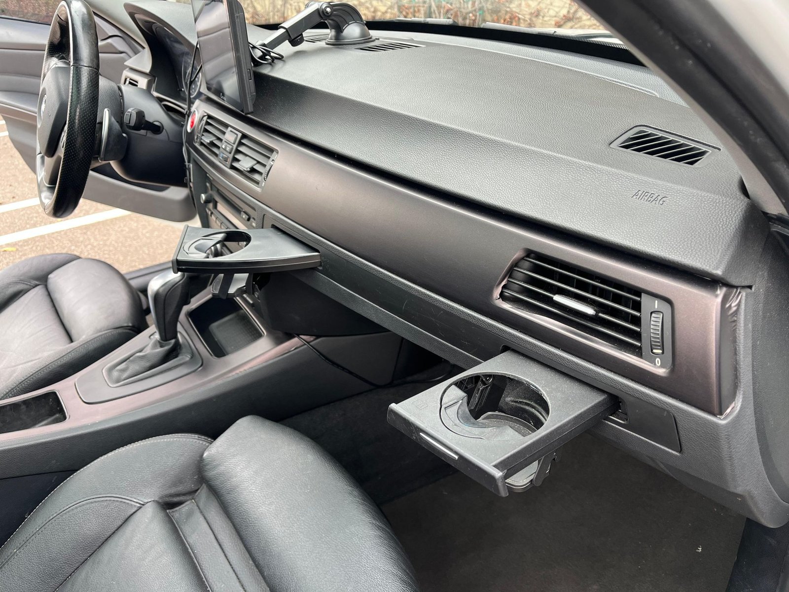 
								BMW 328i Sports Wagon full									