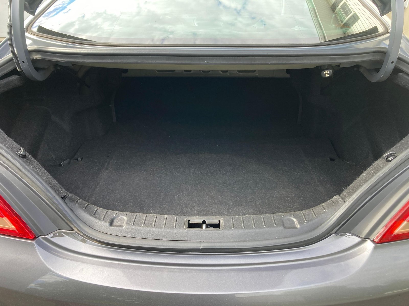 
								Hyundai Genesis Coupe 3.8 Track Edition full									