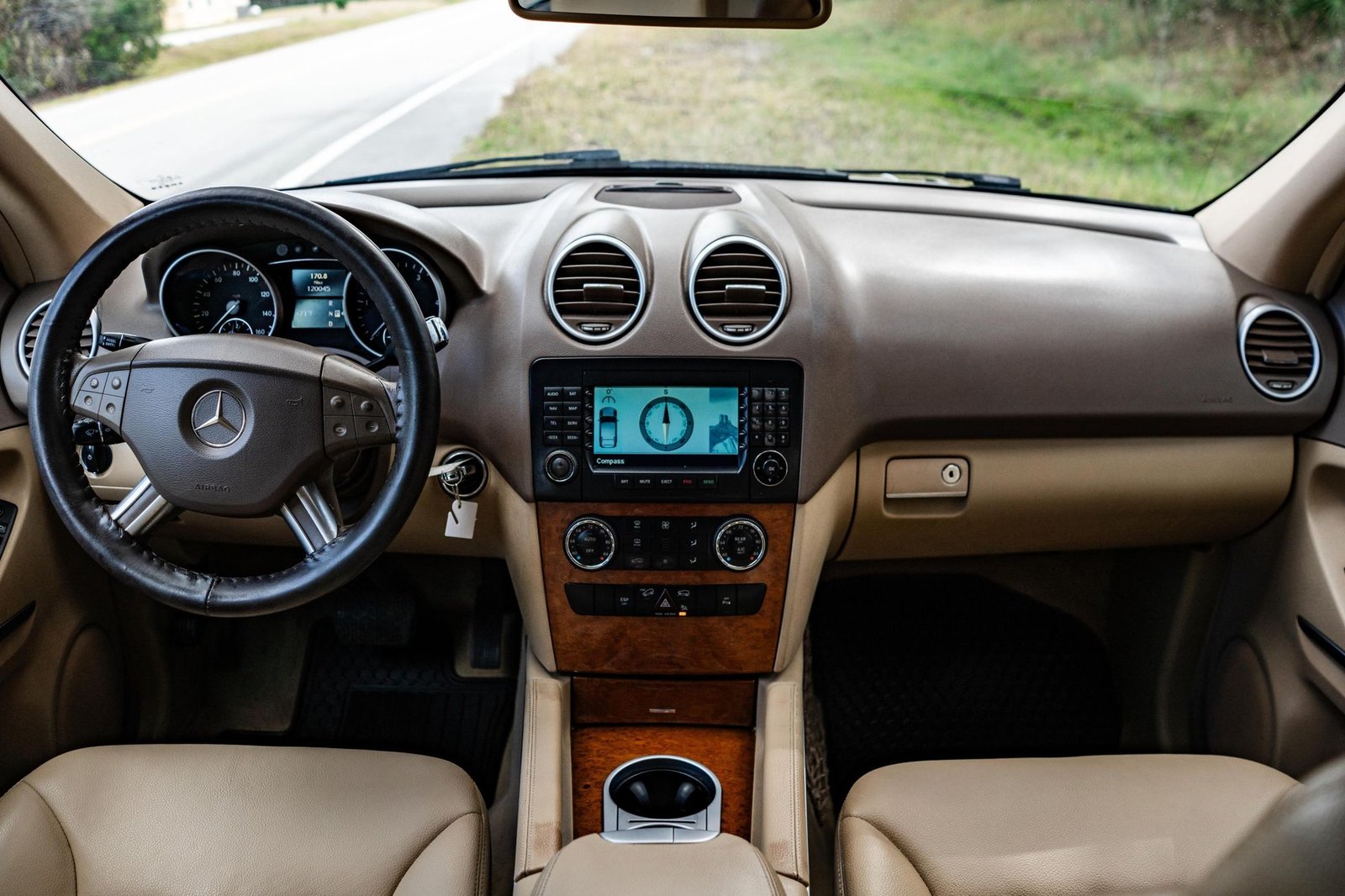 
								Mercedes-Benz ML320 CDI full									