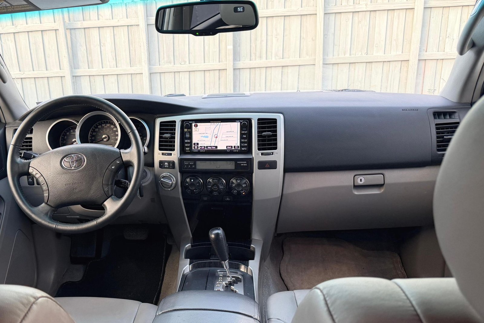 
								Toyota 4Runner Limited 4×4 full									