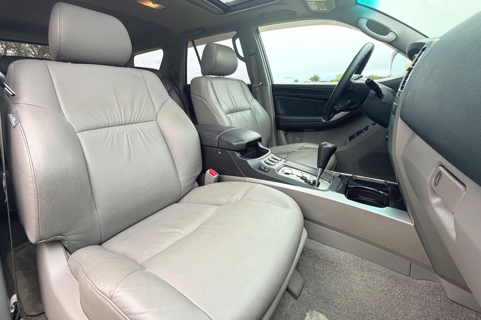 
								Toyota 4Runner Limited 4×4 full									