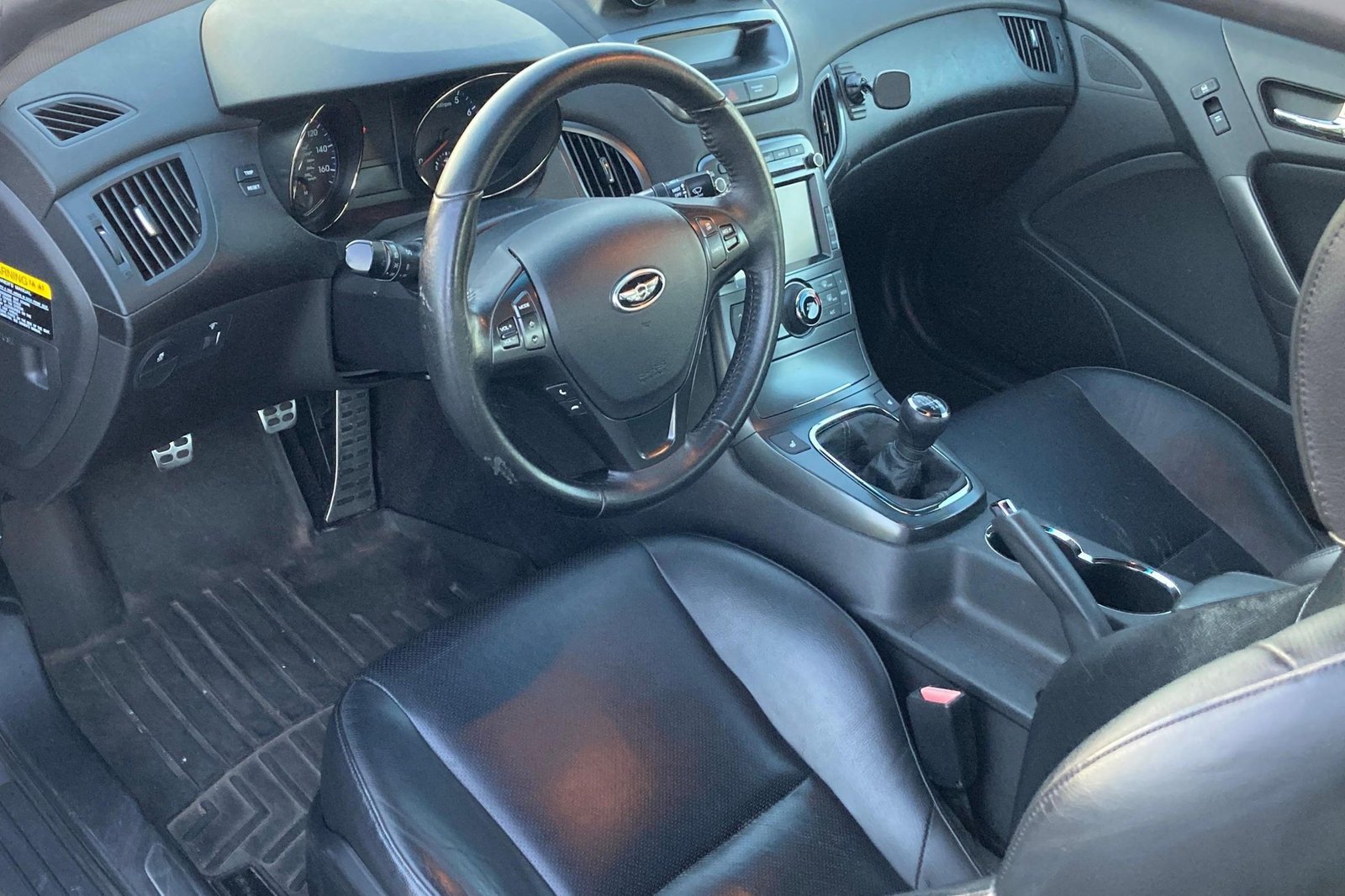 
								Hyundai Genesis Coupe 3.8 Track Edition full									