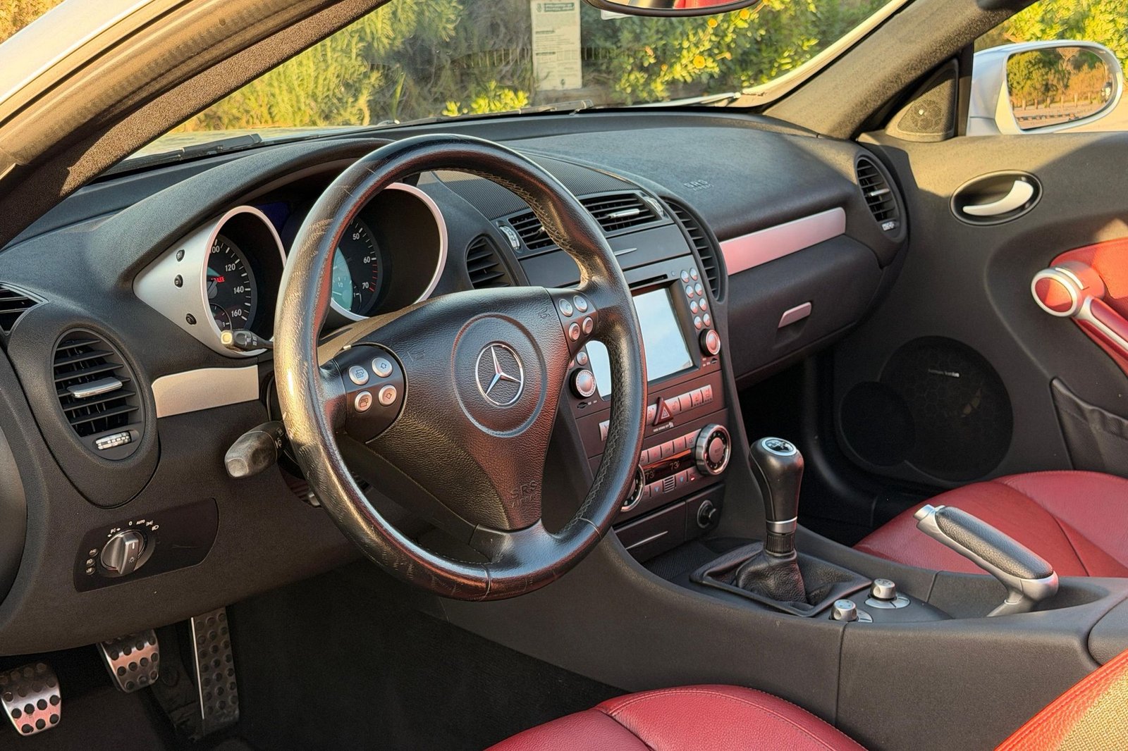 
								Mercedes-Benz SLK350 full									