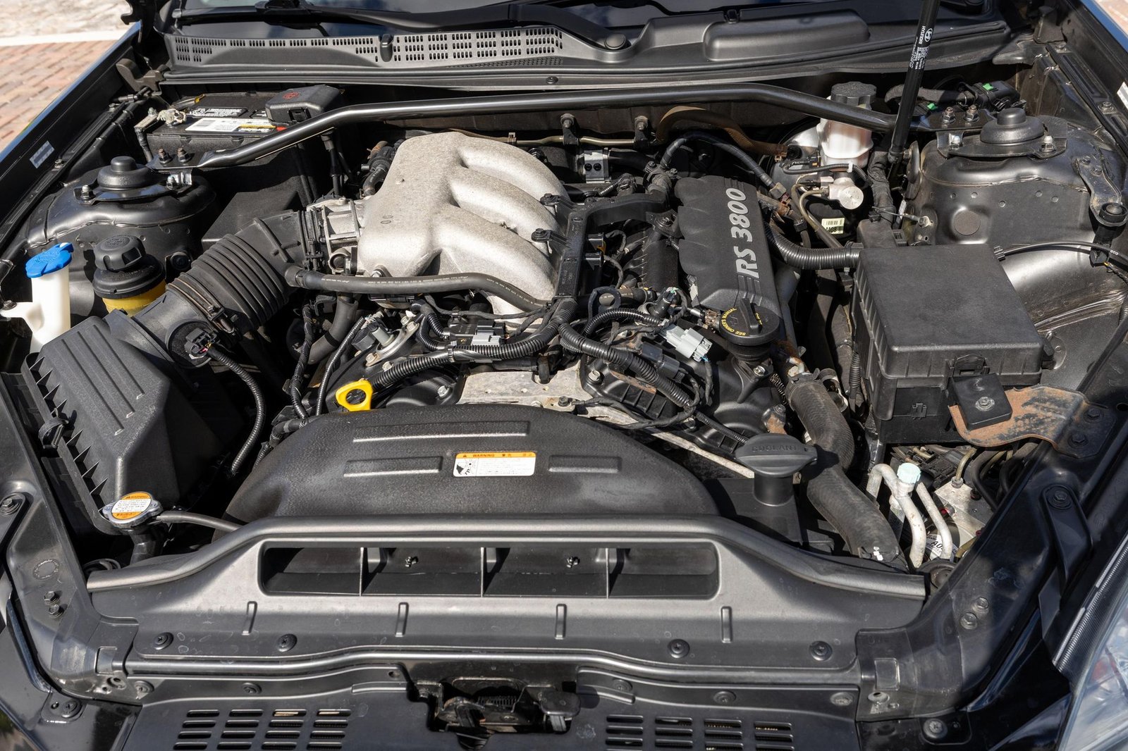 
								Hyundai Genesis Coupe 3.8 Track full									