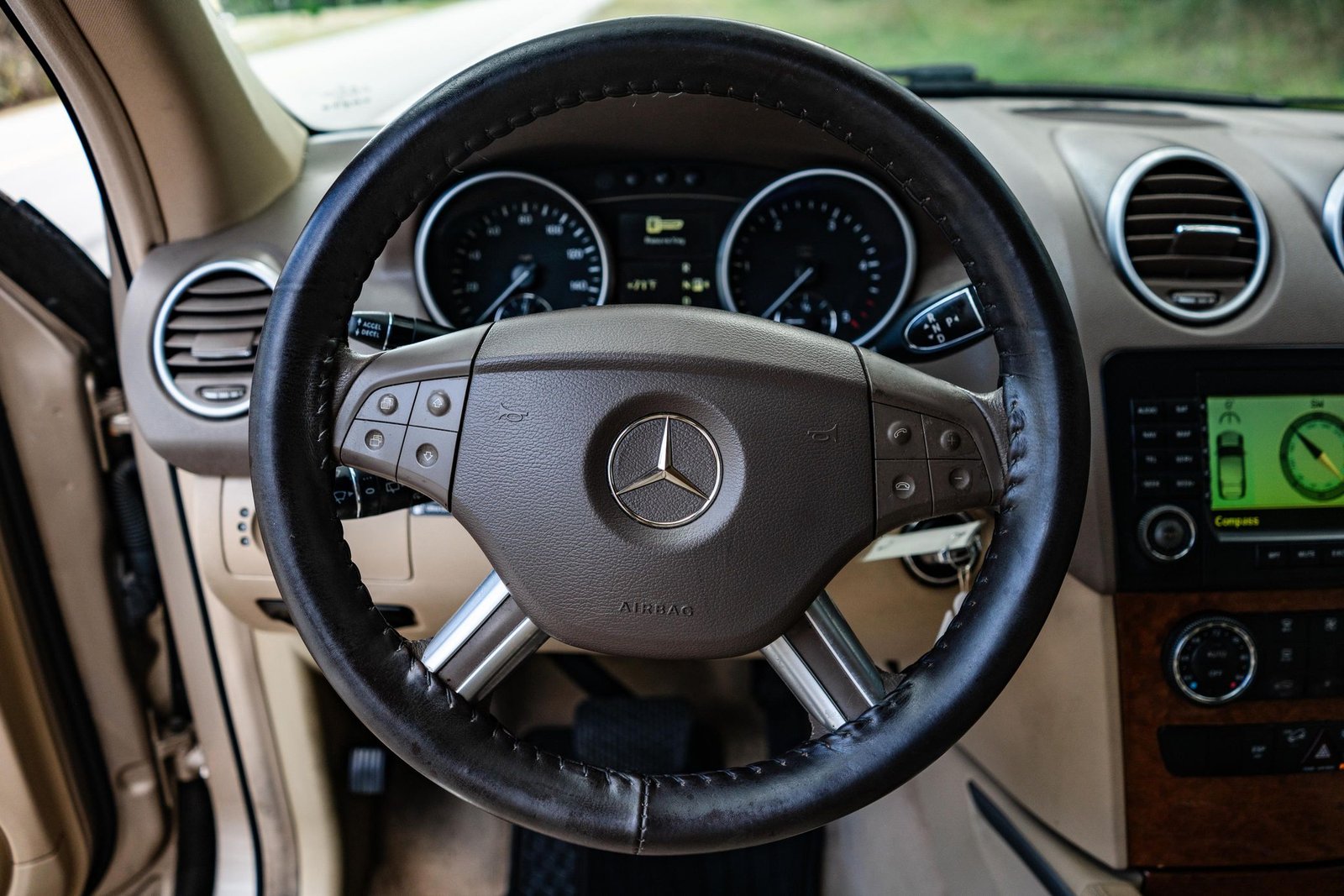 
								Mercedes-Benz ML320 CDI full									