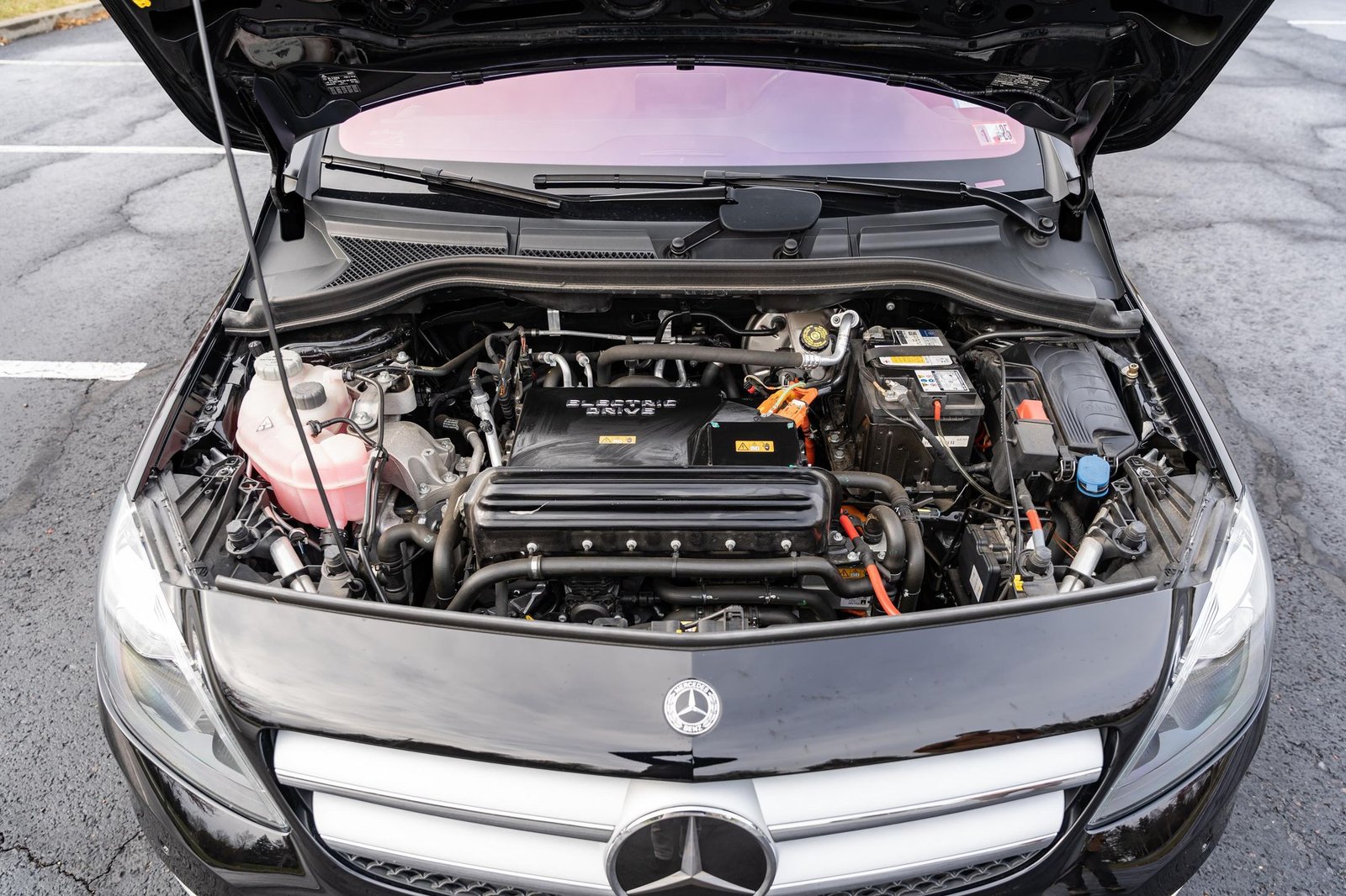 
								Mercedes-Benz B250e full									