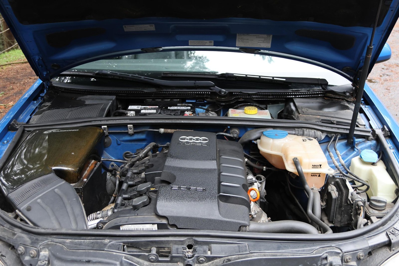 
								Audi A4 Avant 2.0T Quattro full									