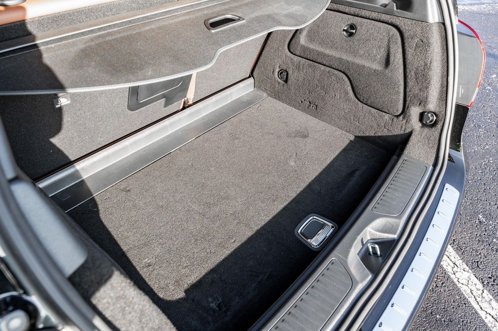 
								Mercedes-Benz B250e full									