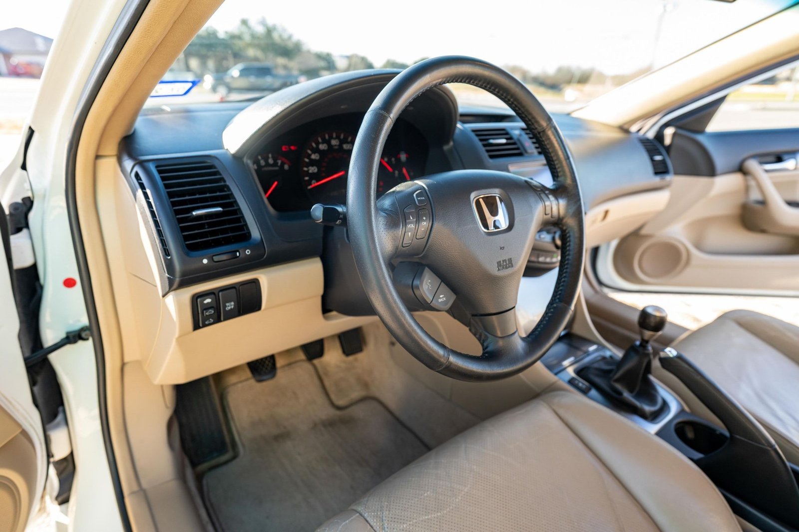 
								Honda Accord EX V6 Coupe full									