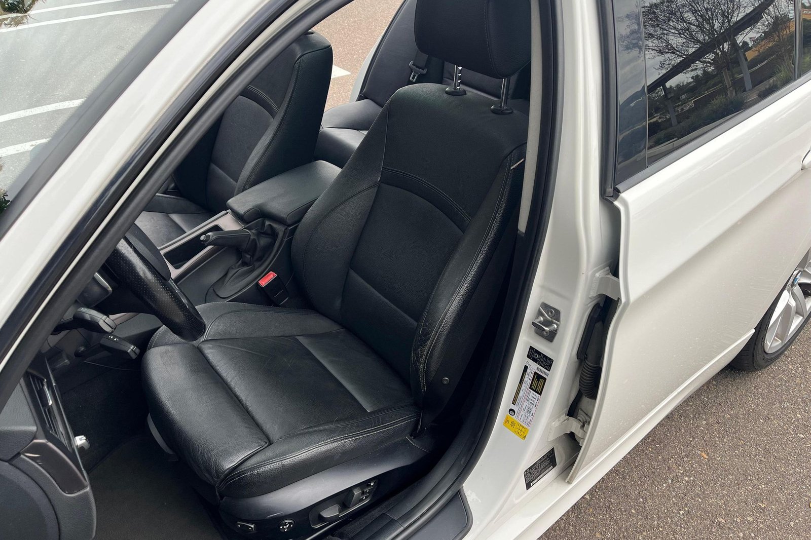 
								BMW 328i Sports Wagon full									